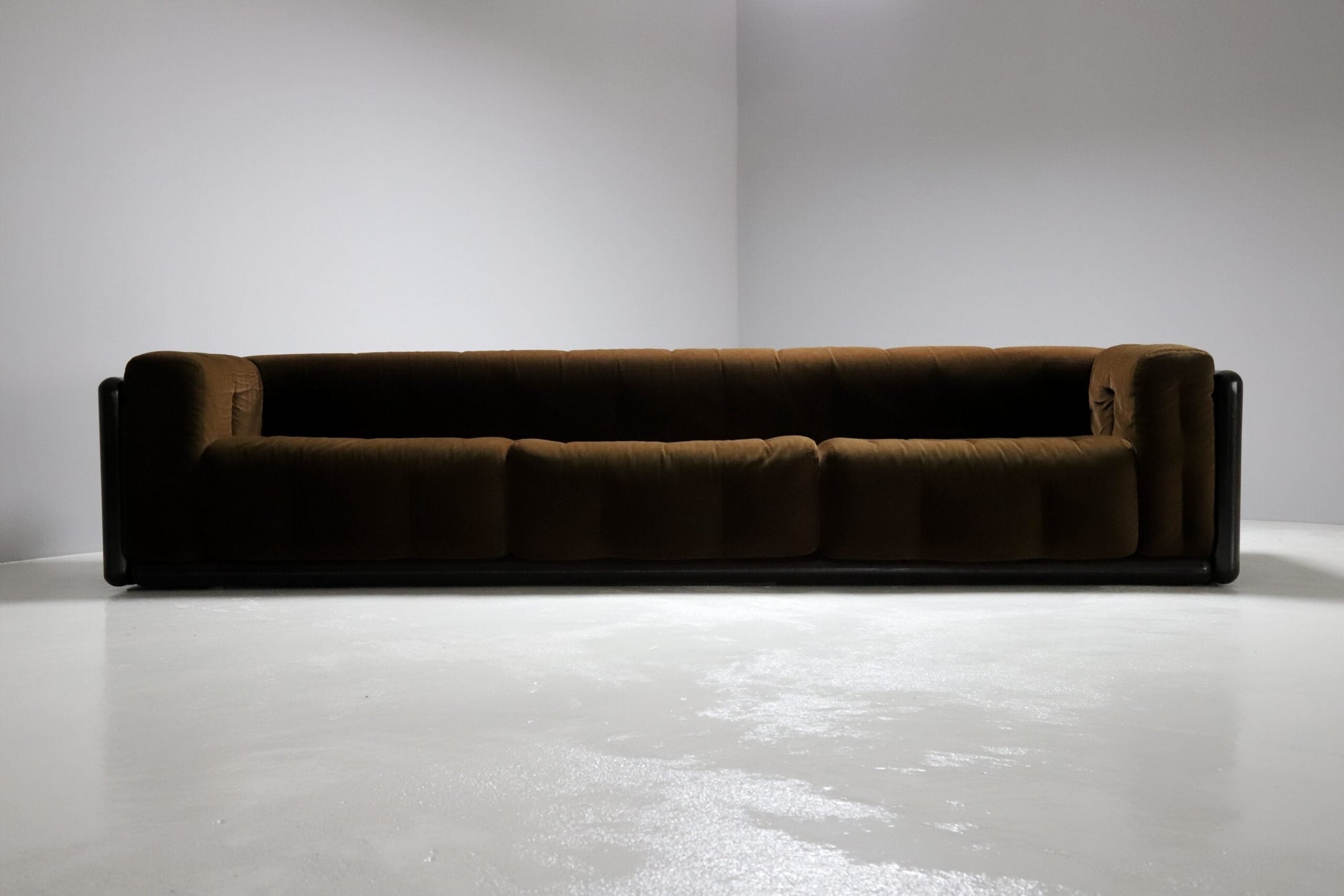"Cornaro" Sofa by Carlo Scarpa for Simon Sofas
