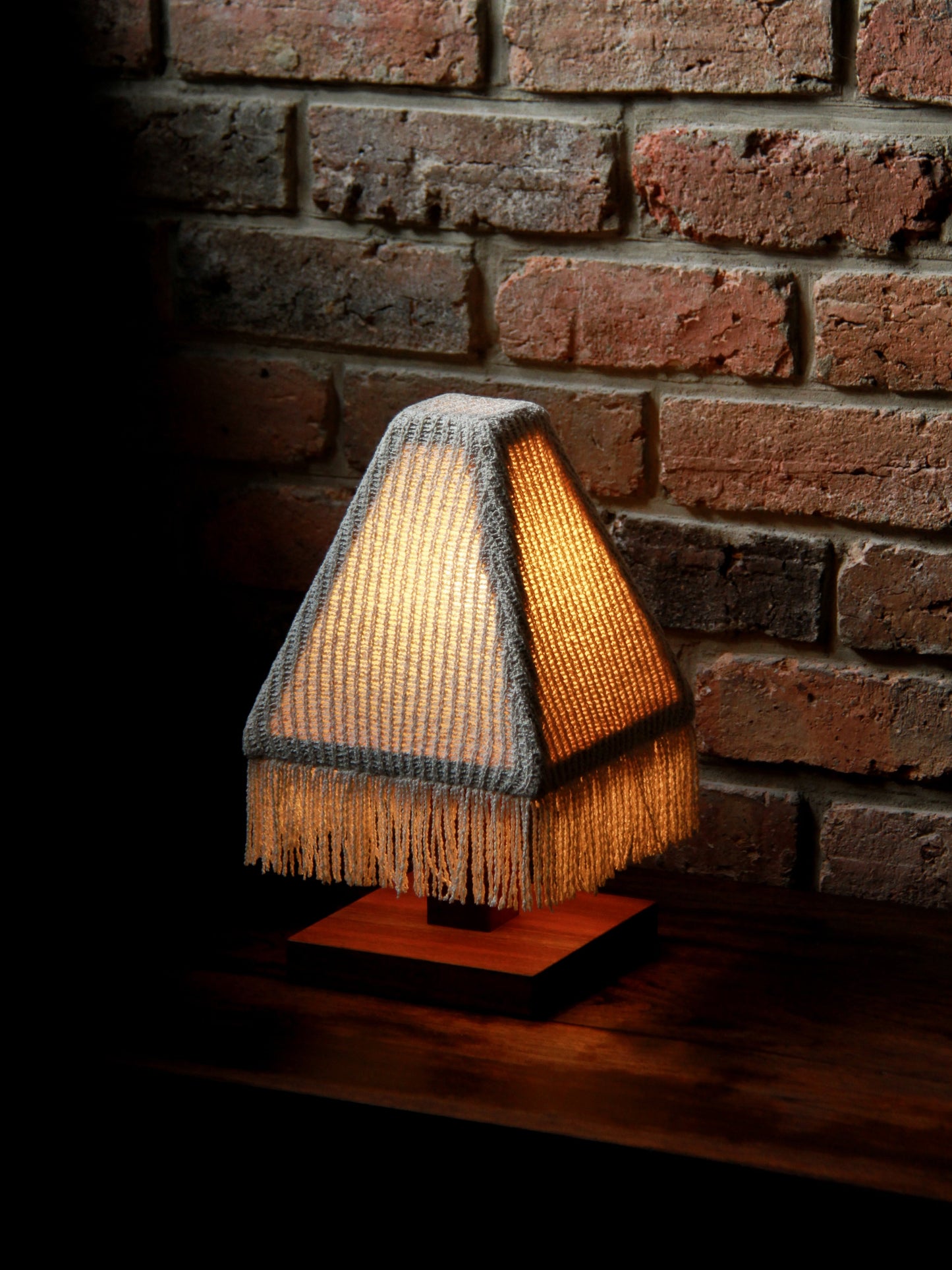 Cubozoa Table Lamp Table Lamps