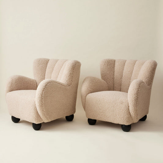 Danish Cabinetmaker Lounge Chairs in Ivory Shearling, 1940s, a Pair Chairs
