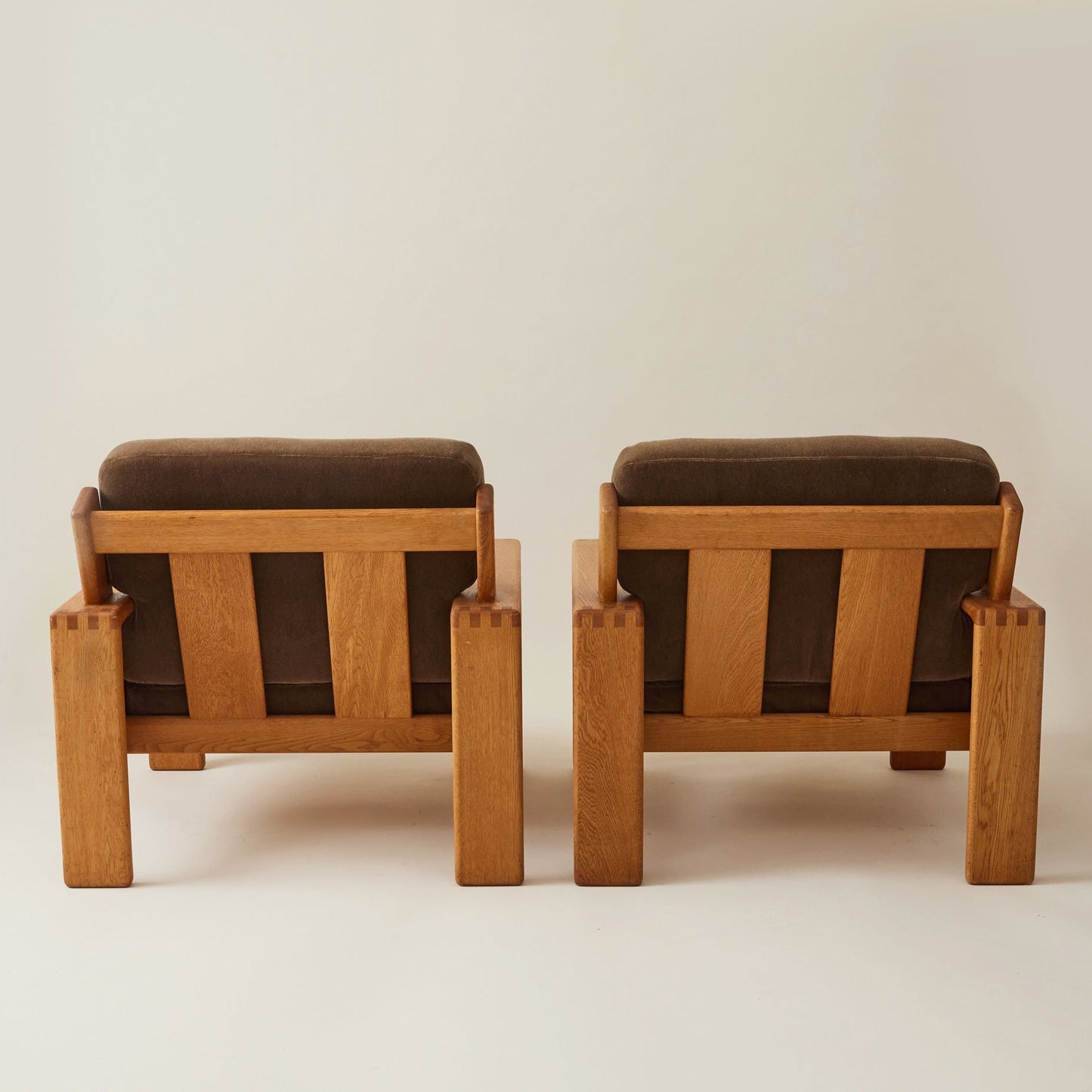 Esko Pajamies Oak Bonanza Lounge Chairs with Mohair Cushions, 1960s, a Pair Chairs
