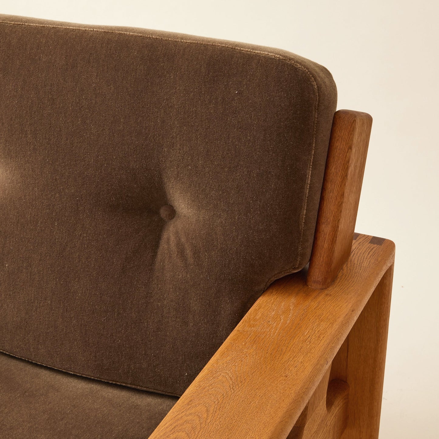 Esko Pajamies Oak Bonanza Lounge Chairs with Mohair Cushions, 1960s, a Pair Chairs