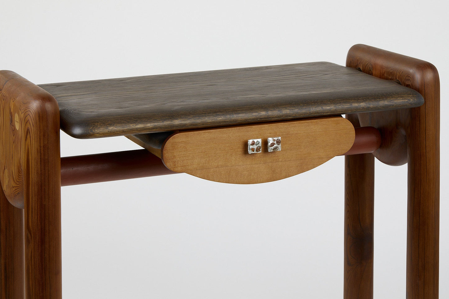 Gigi Console Consoles