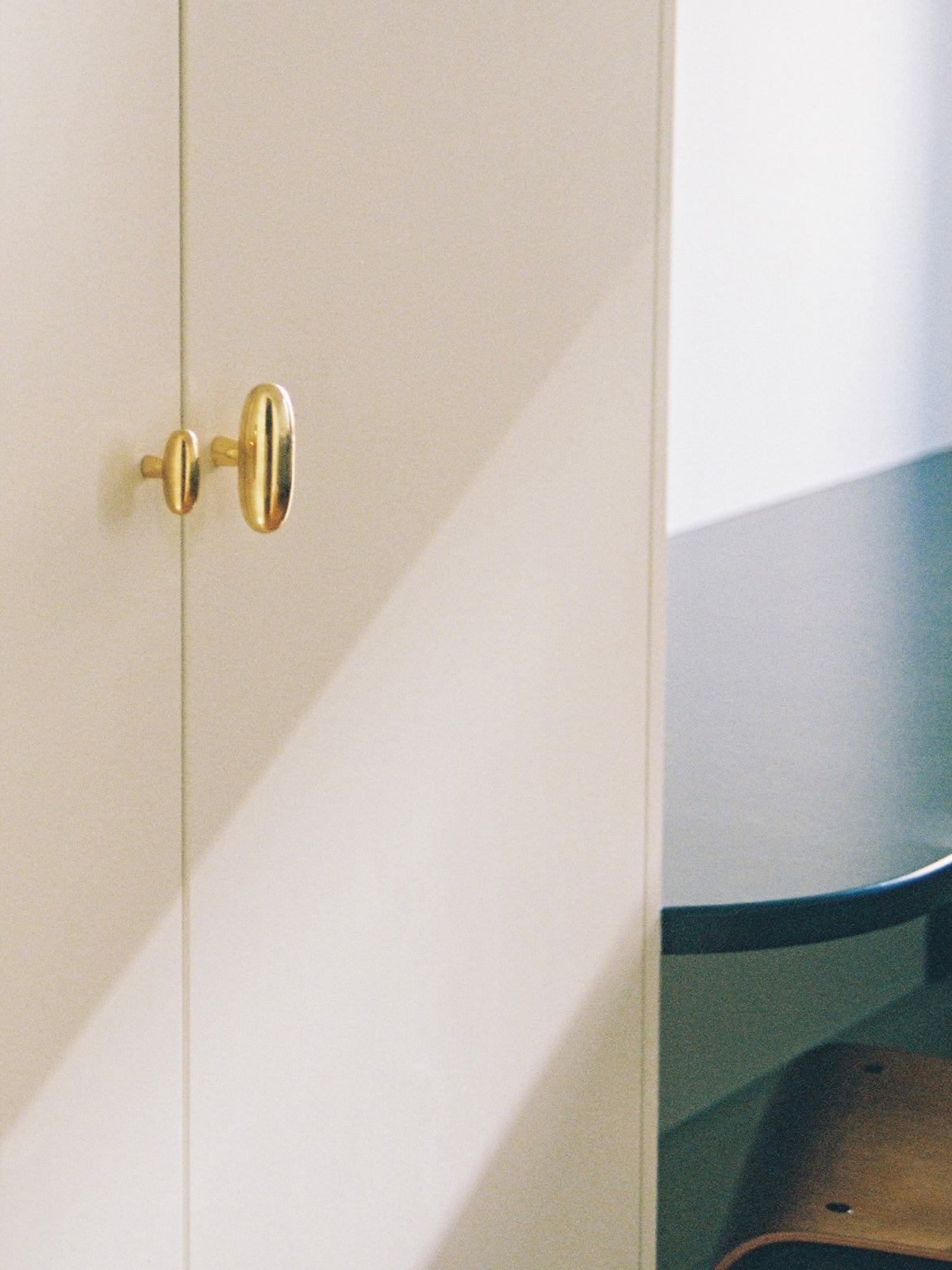 Grande Blunt Cabinet Knob Decorative Objects