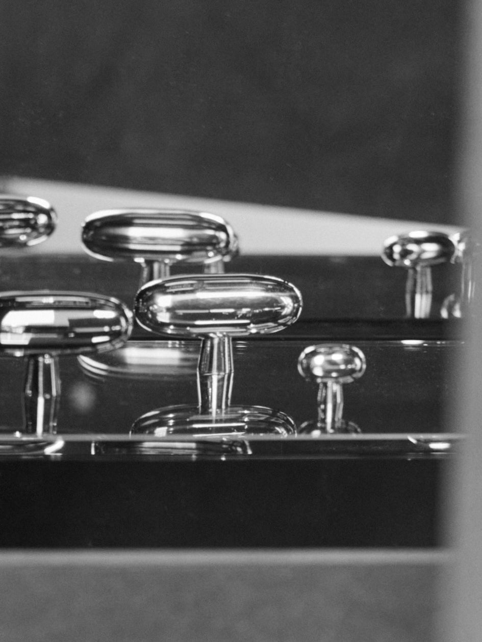 Grande Blunt Cabinet Knob Decorative Objects