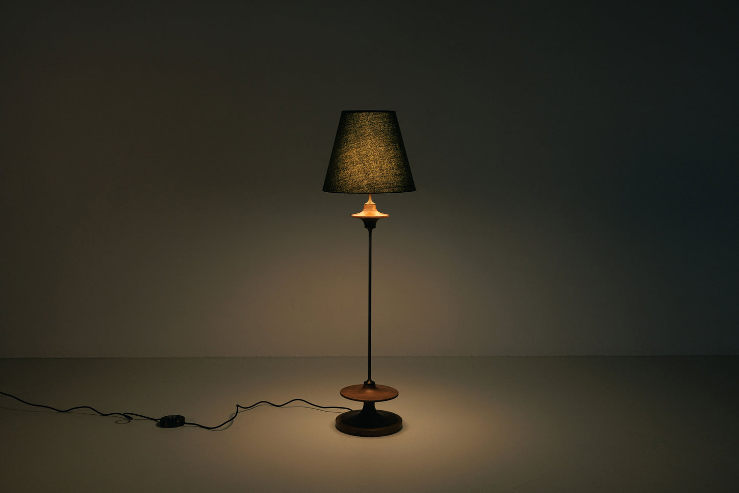 Hour Agathis Floor Lamp Floor Lamps