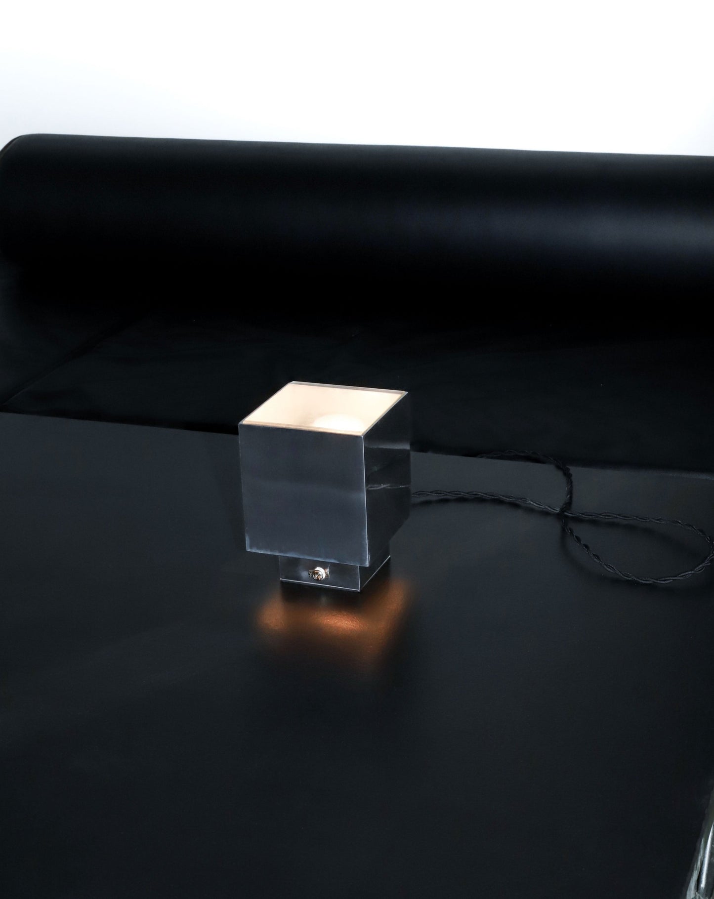 J. Hannah Table Lamp 01 Table Lamps