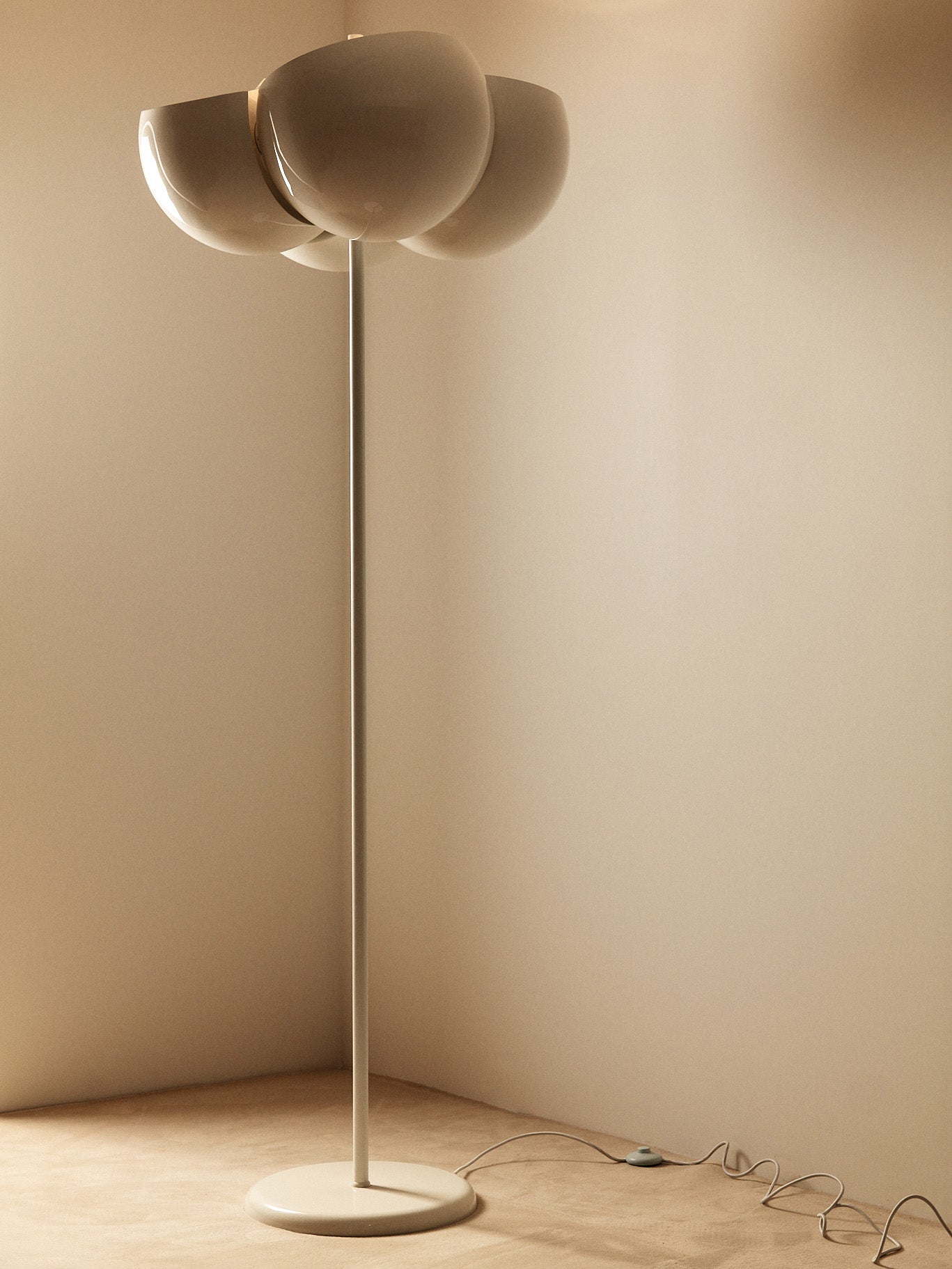 Lampadaire "Giunone" Floor Lamp by Vico Magistretti, Italy Circa 1970 Floor Lamps