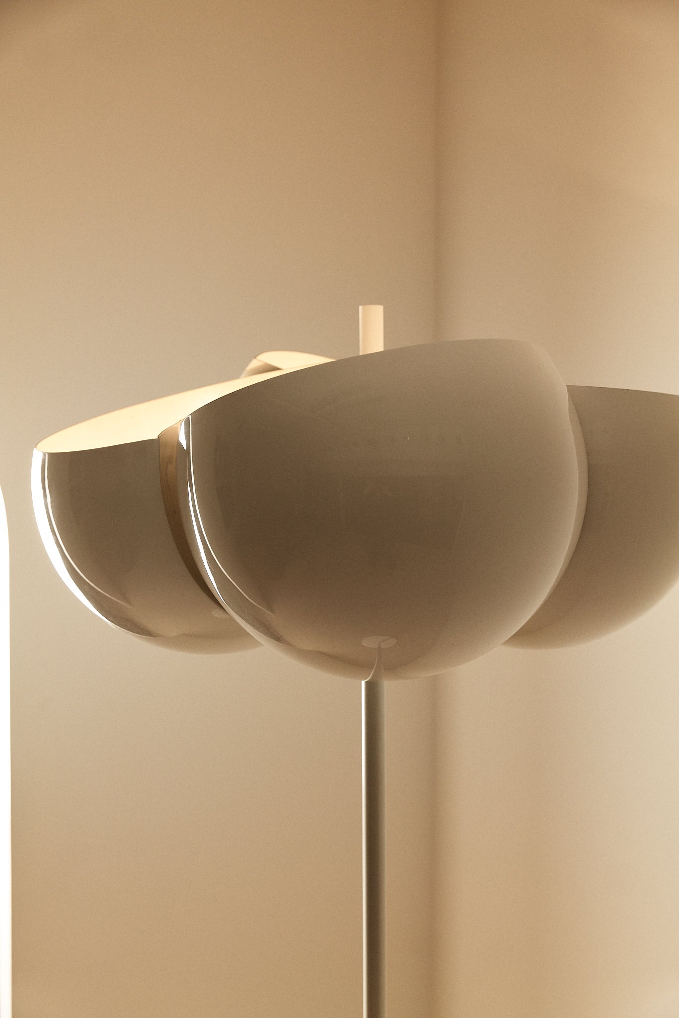 Lampadaire "Giunone" Floor Lamp by Vico Magistretti, Italy Circa 1970 Floor Lamps