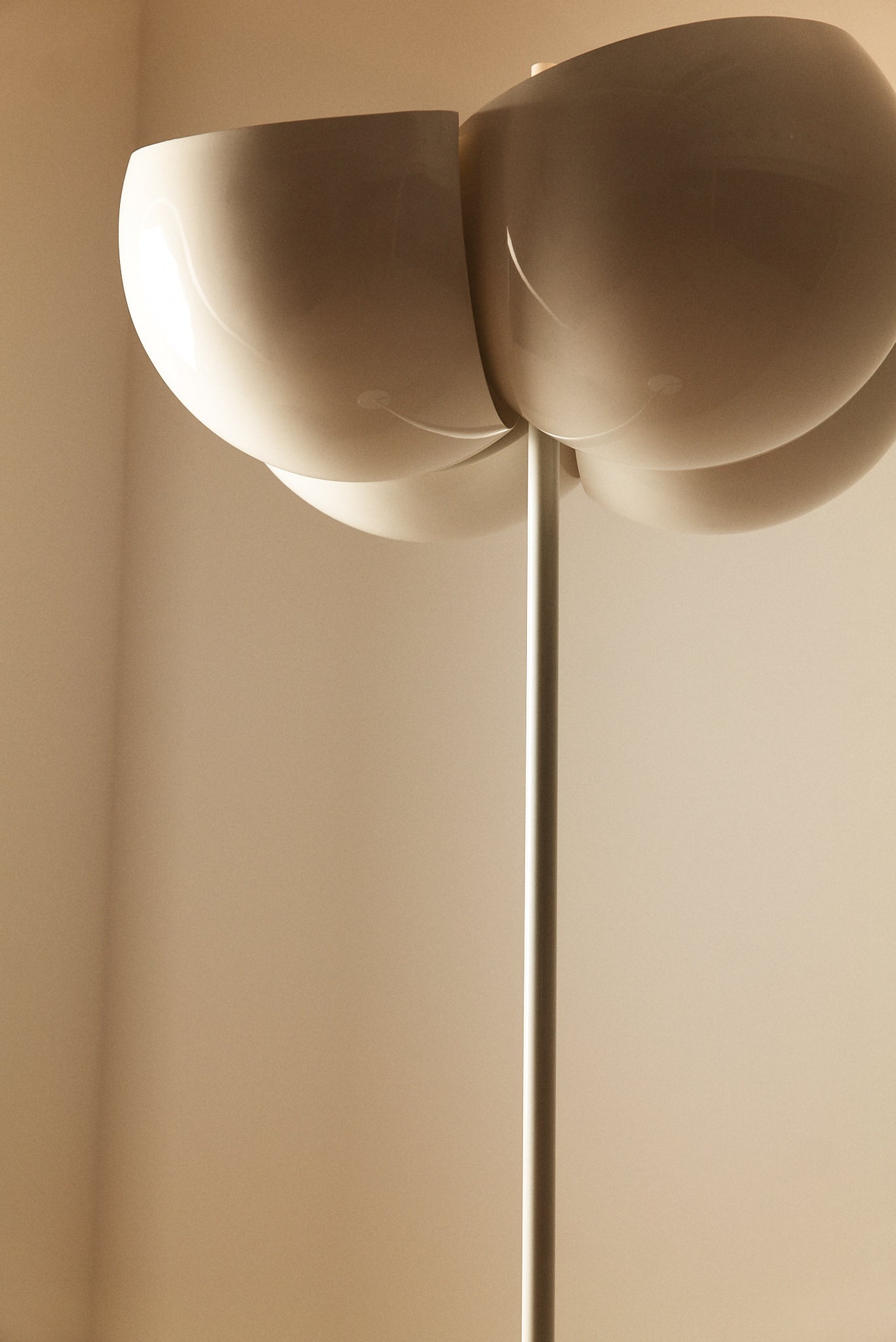 Lampadaire "Giunone" Floor Lamp by Vico Magistretti, Italy Circa 1970 Floor Lamps