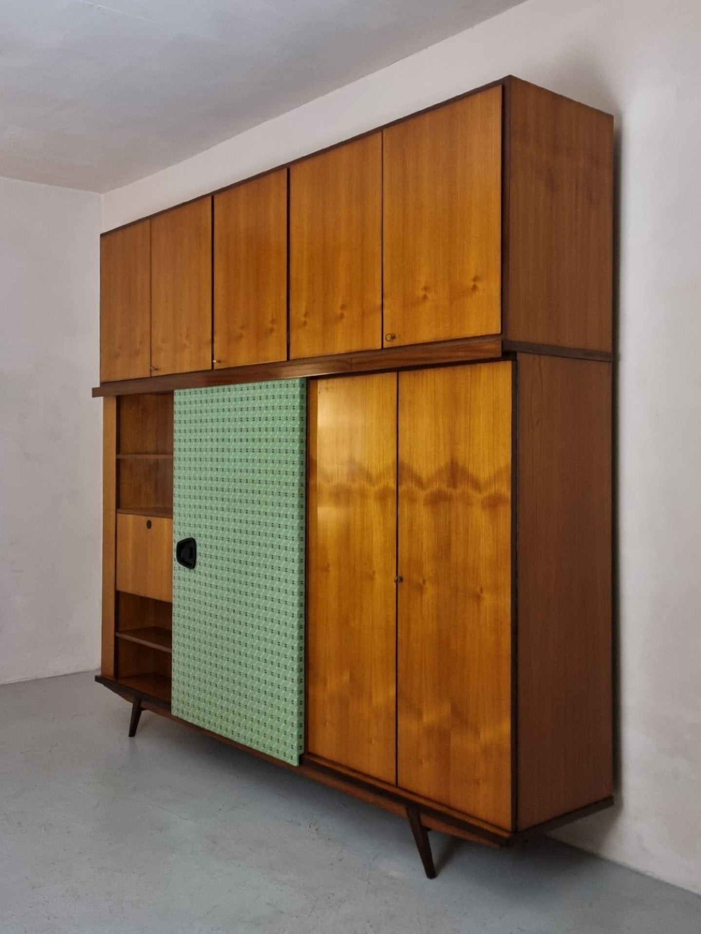 Large Wardrobe Unit Attributed to Gio Ponti, 1950s Cabinets