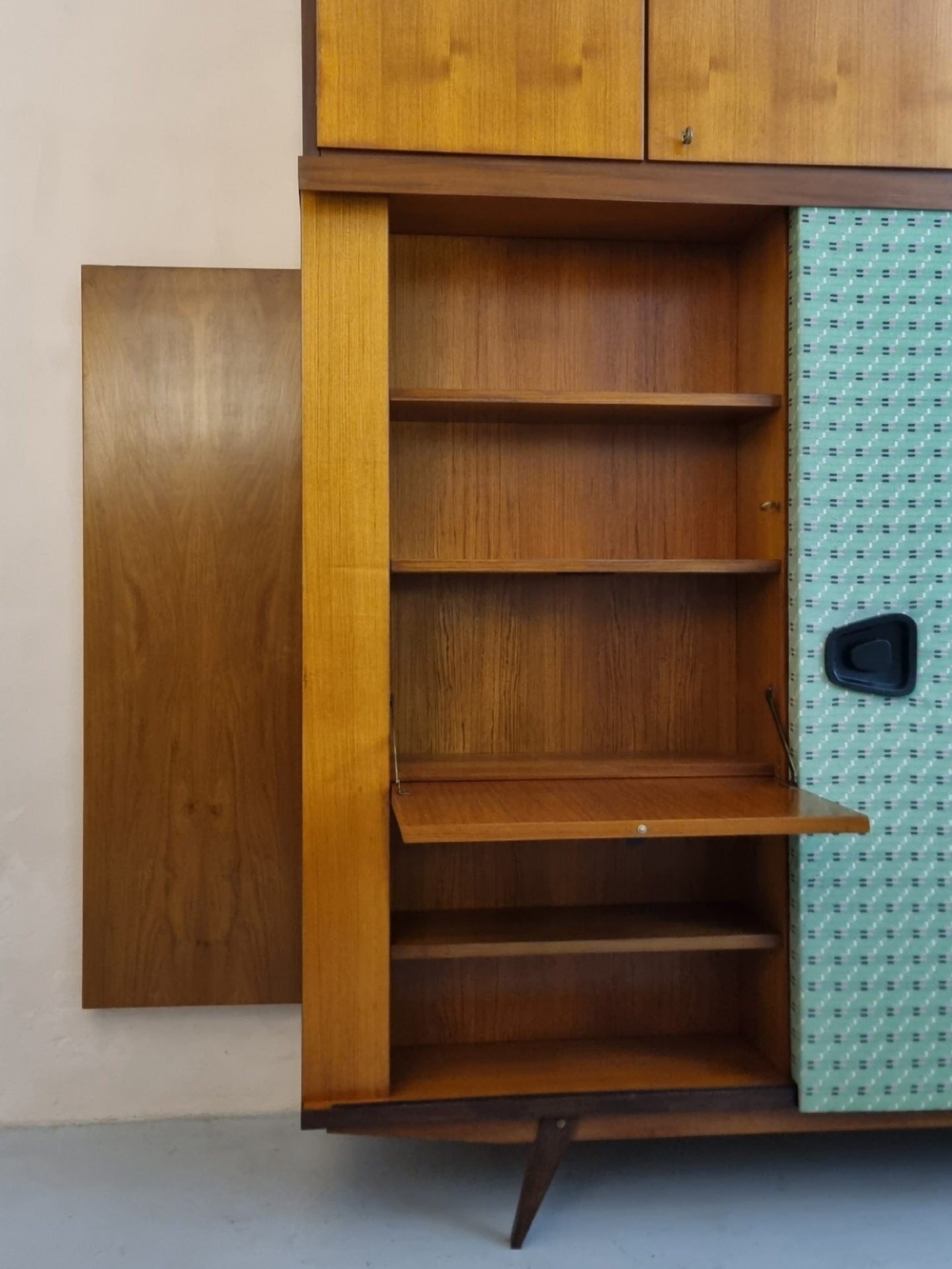 Large Wardrobe Unit Attributed to Gio Ponti, 1950s Cabinets