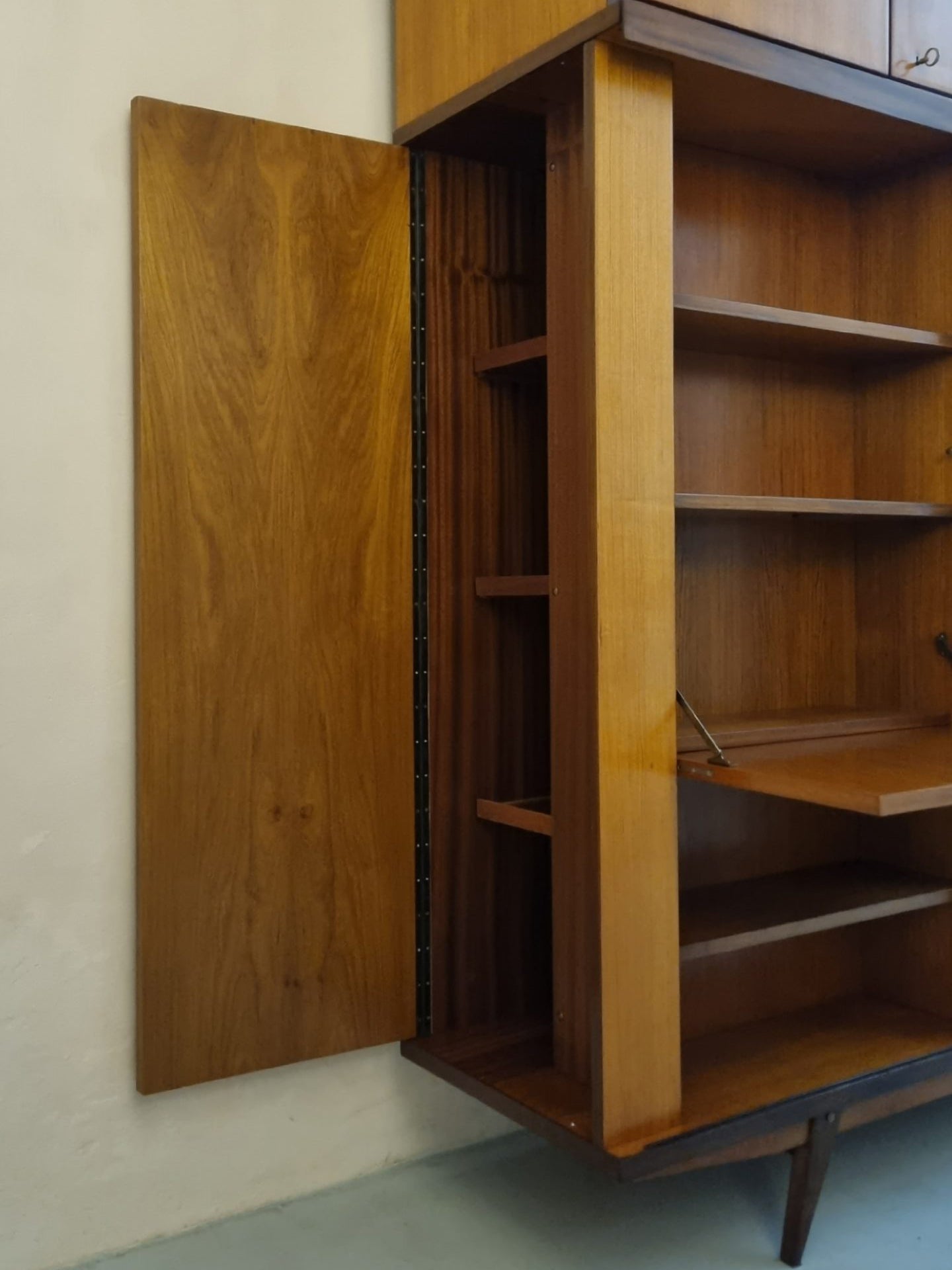 Large Wardrobe Unit Attributed to Gio Ponti, 1950s Cabinets