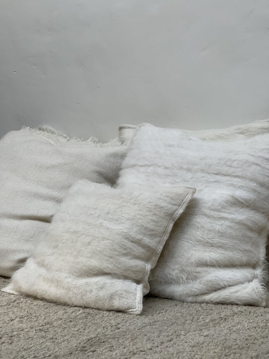 Llama Blanca Pillow Pillows