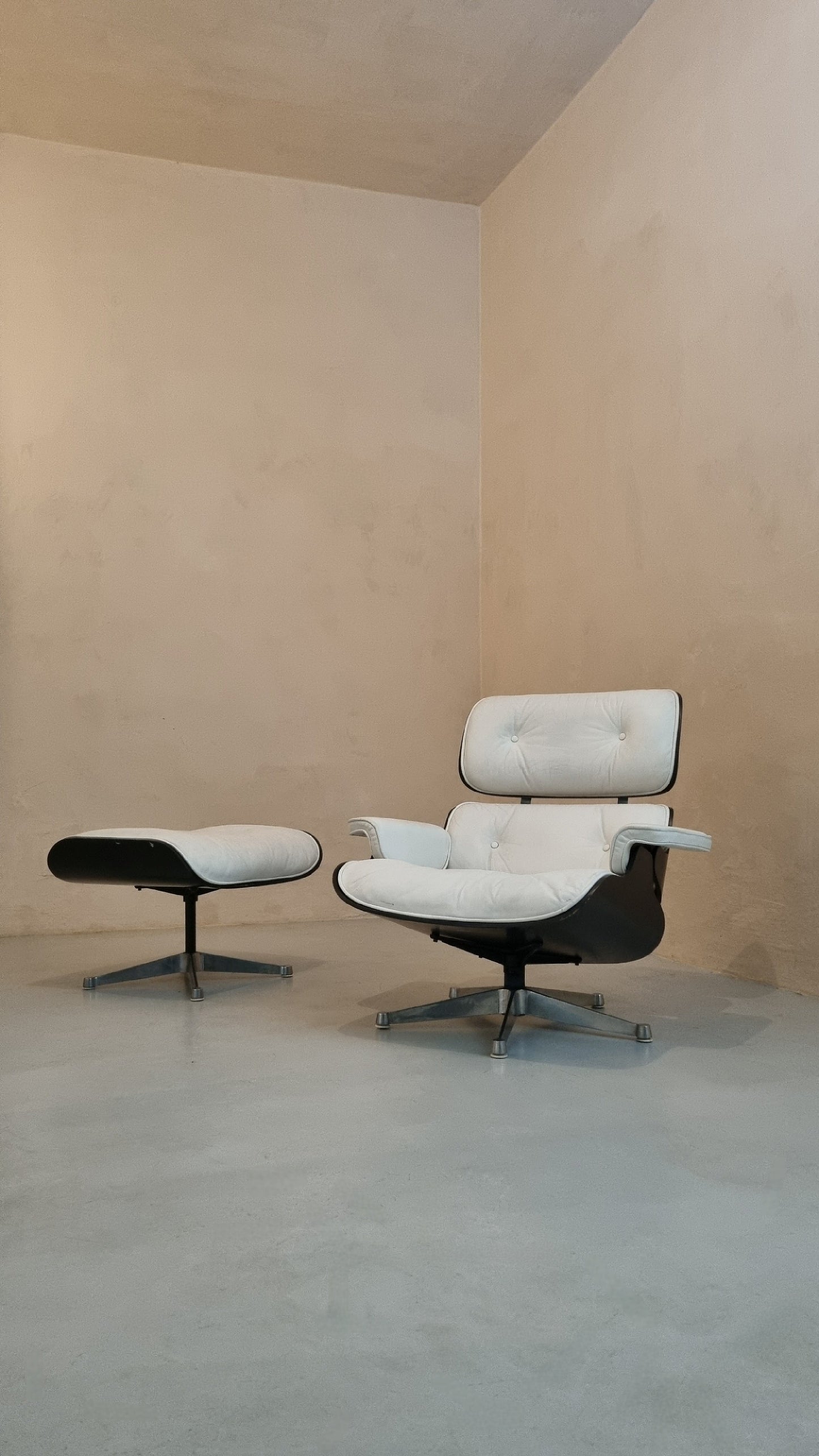 Lounge Chair by Charles and Ray Eames Chairs Vintage