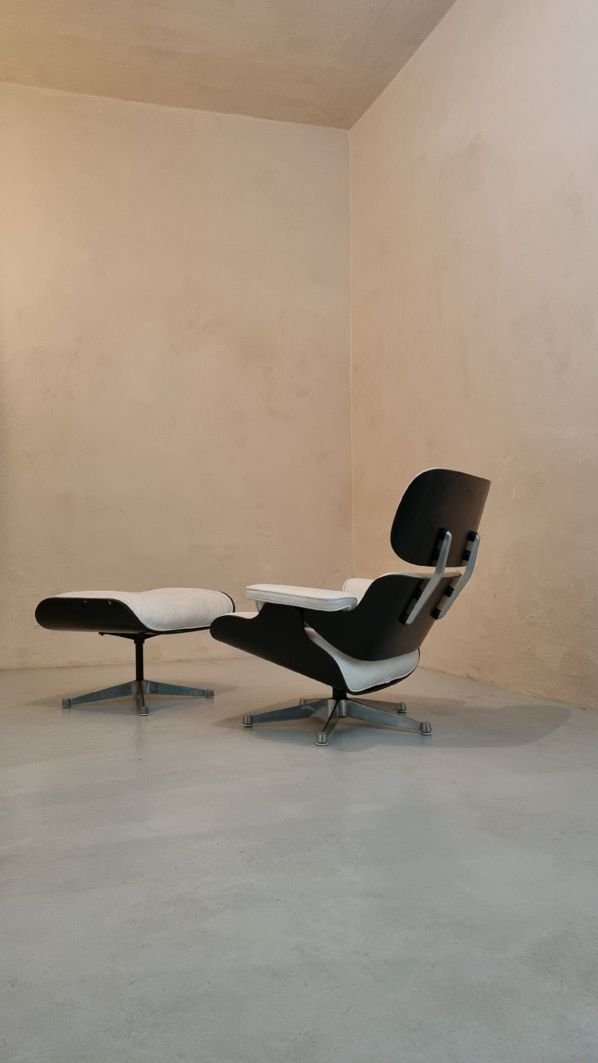 Lounge Chair by Charles and Ray Eames Chairs Vintage