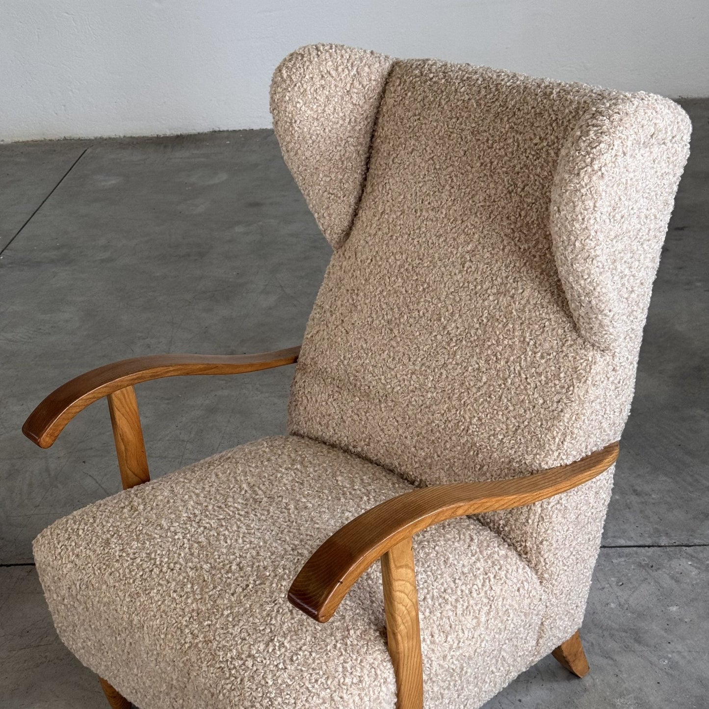Pair of Italian Modernist Wing Chairs by Melchiorre Bega, 1940s Chairs