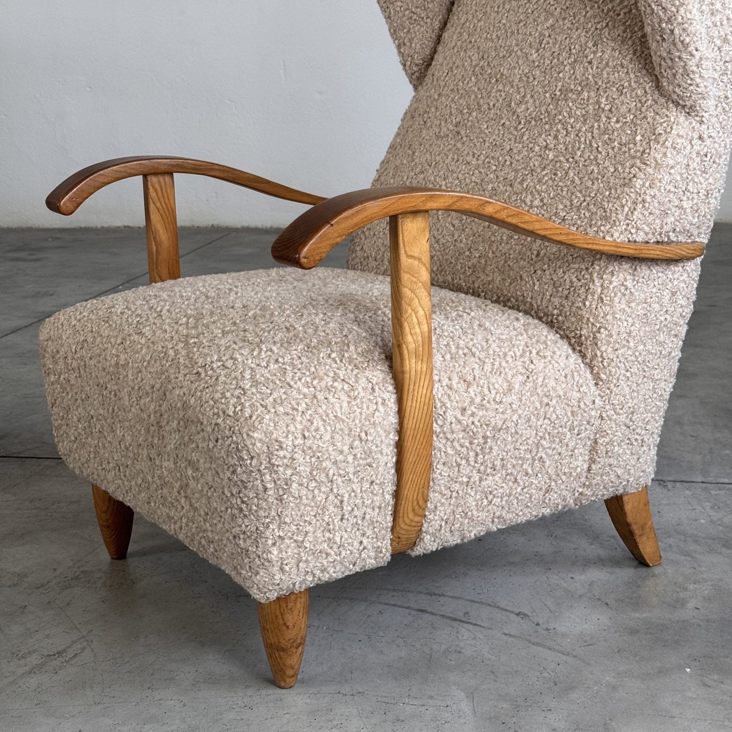Pair of Italian Modernist Wing Chairs by Melchiorre Bega, 1940s Chairs