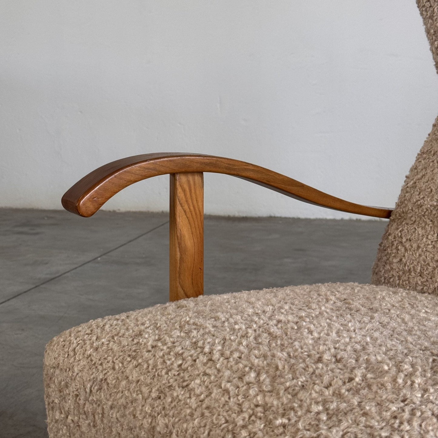 Pair of Italian Modernist Wing Chairs by Melchiorre Bega, 1940s Chairs