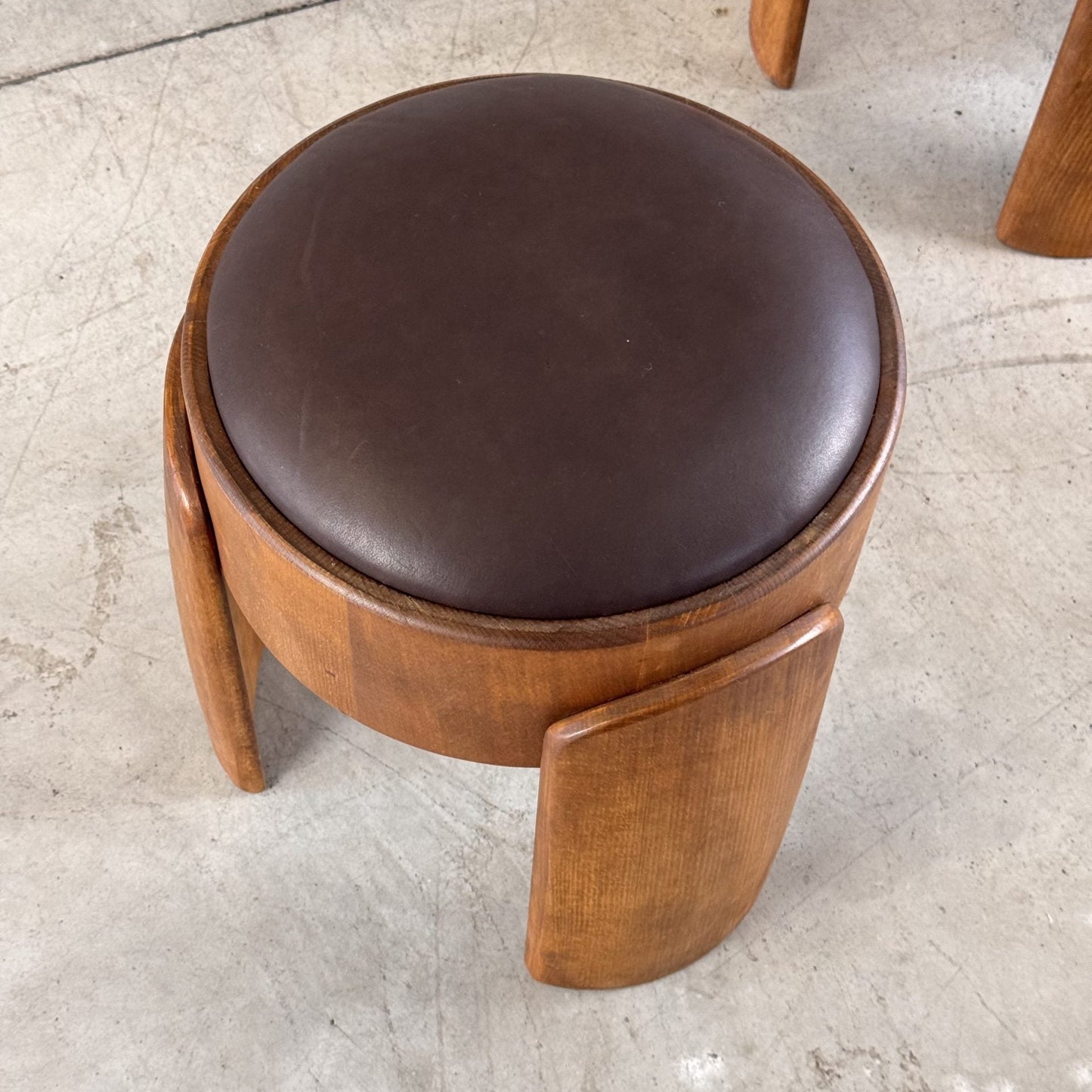 Pair of Sculptural Wooden Stools with Waxed Dark Brown Leather by Forme, Italy Stools