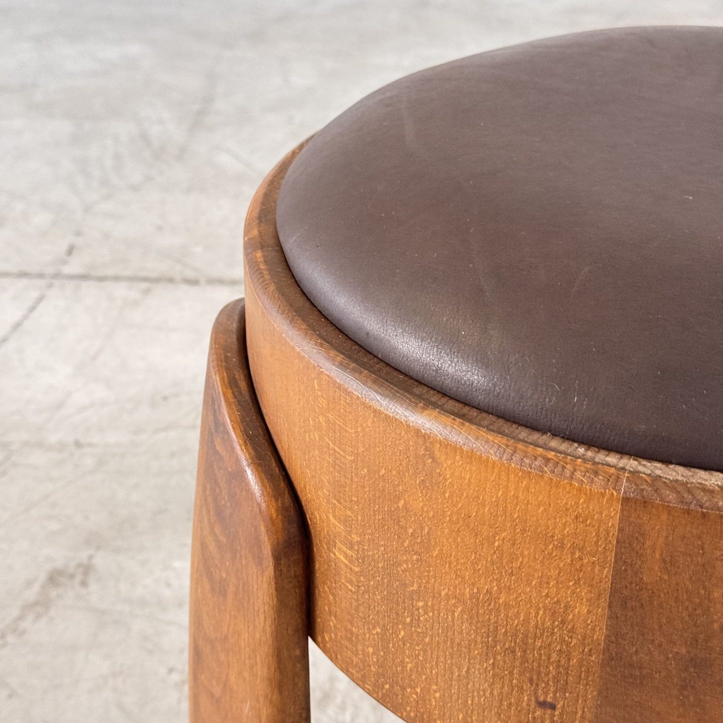 Pair of Sculptural Wooden Stools with Waxed Dark Brown Leather by Forme, Italy Stools