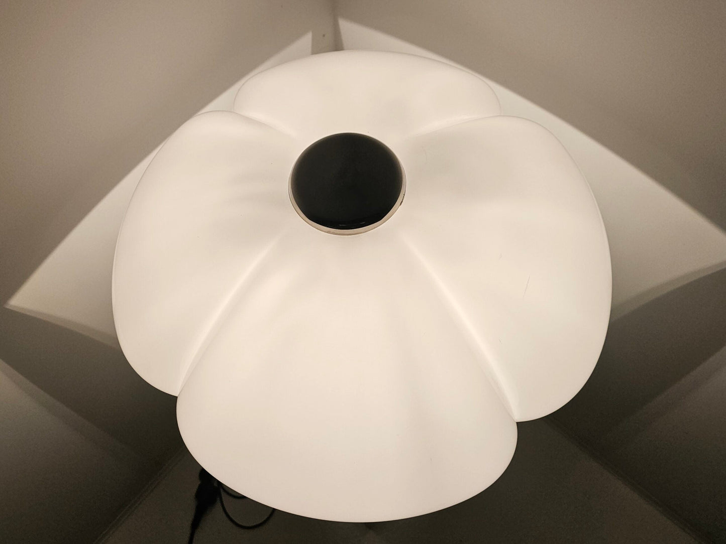 Quadrifoglio Table Lamp by Harvey Guzzini, 1970s Table Lamps
