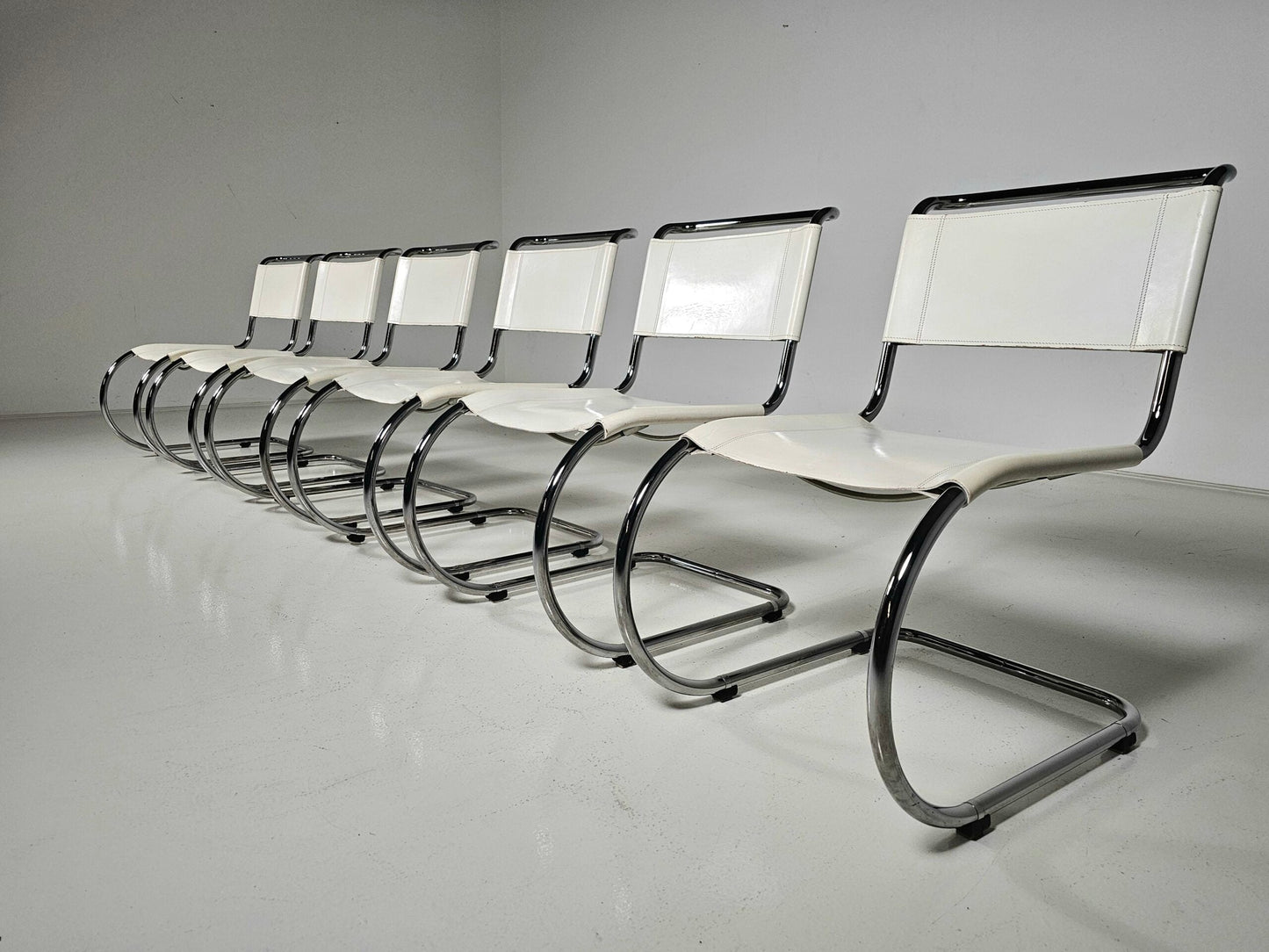 Set of 6 Mies Van Der Rohe MR10 White Cantilever Dining Chairs for Thonet, 1980s Dining Chairs