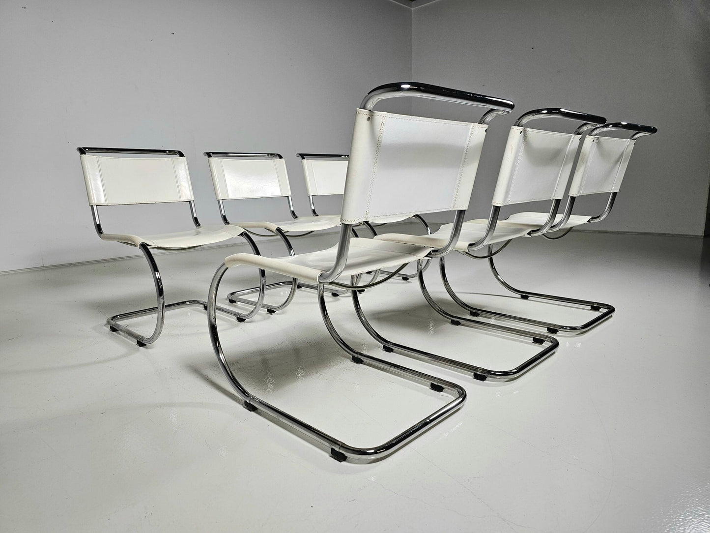 Set of 6 Mies Van Der Rohe MR10 White Cantilever Dining Chairs for Thonet, 1980s Dining Chairs