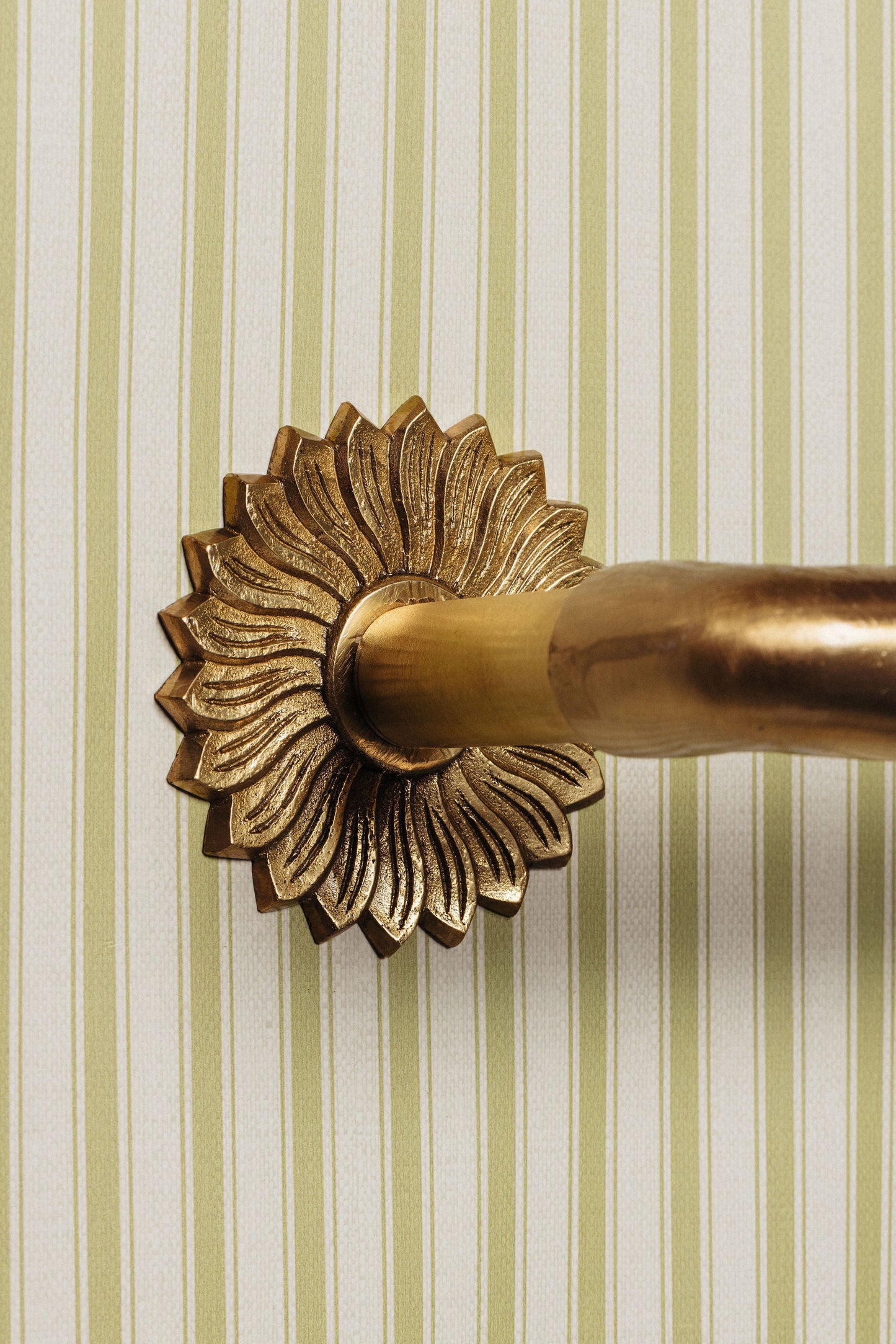 Sun Brass Toilet Roll Holder in Natural Bath