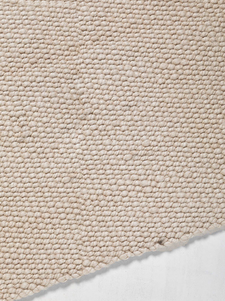 Te con Leche Rug in Medium Texture - Carded Wool Rugs