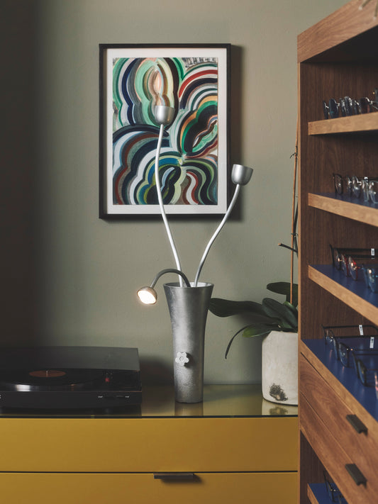 Three Flowers and a Vase Table Lamps