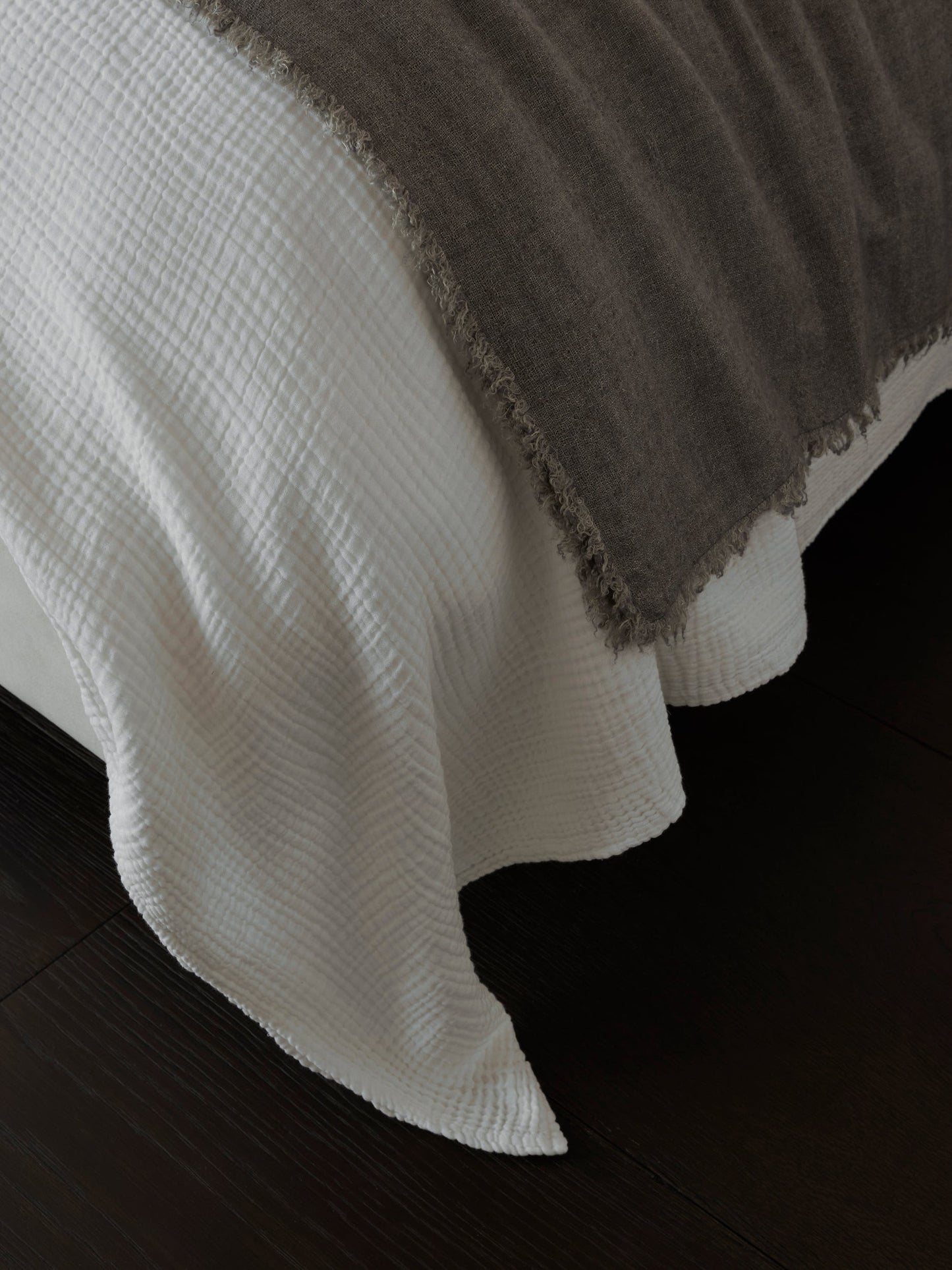 Tiub Throw in Fumo by Society Limonta
