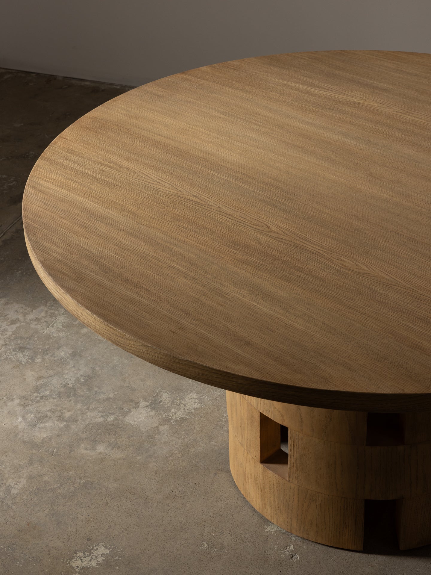 Vivi Dining Table in Oak