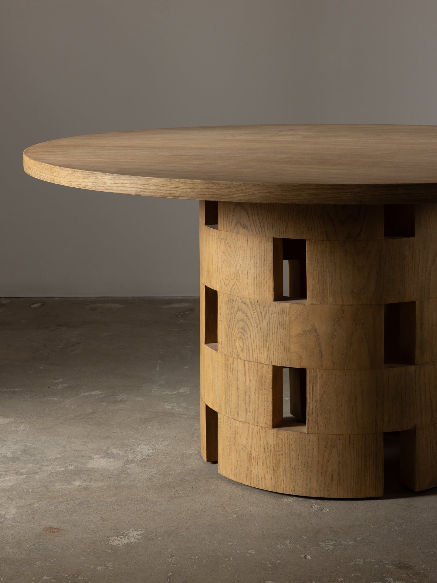 Vivi Dining Table in Oak