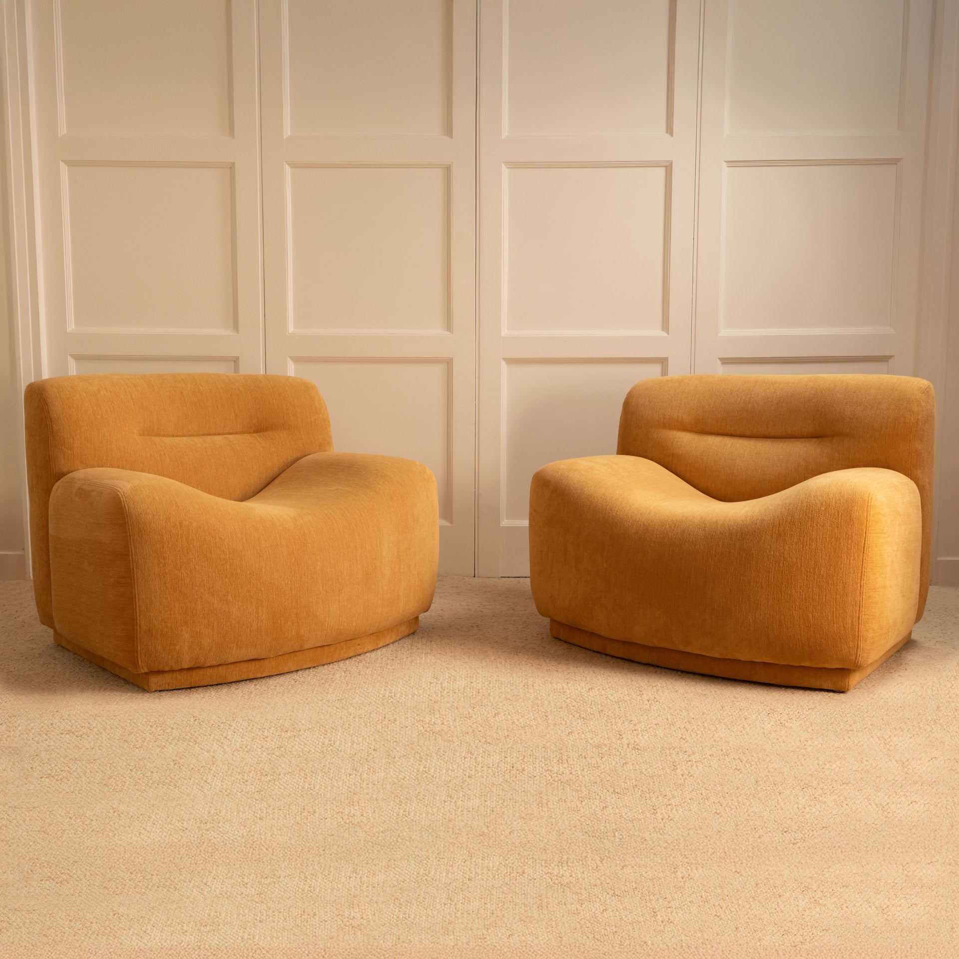 Pair of Wave Armchairs, Italy 1970s Chairs