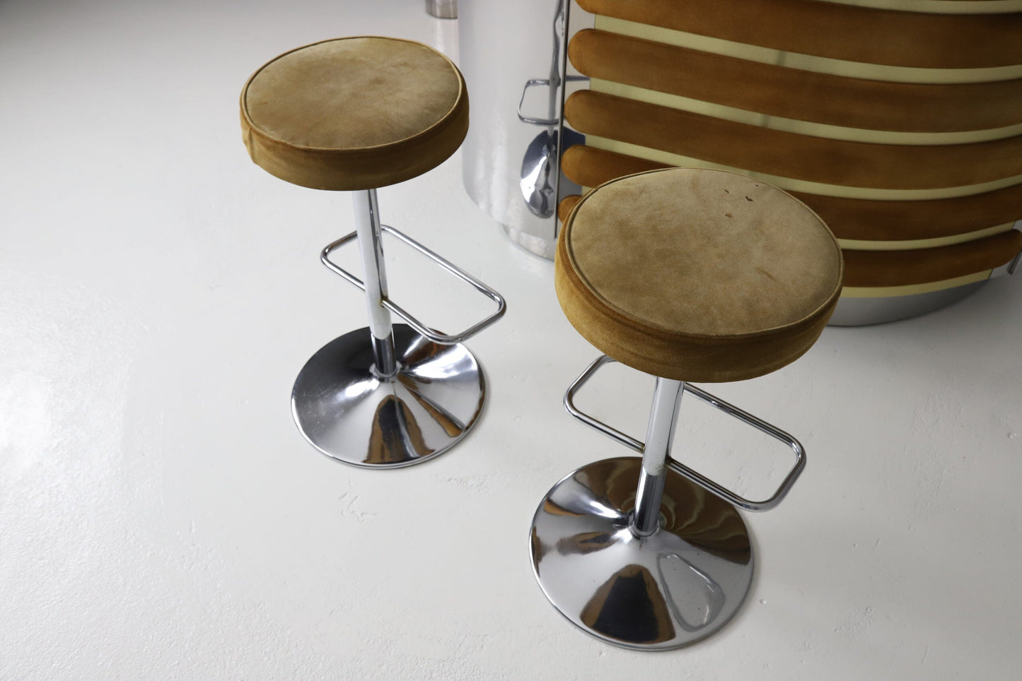 Willy Rizzo Dry Bar Desks