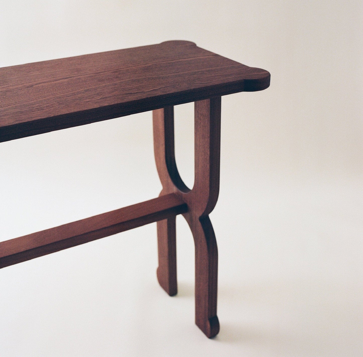 Axel Console Table Consoles