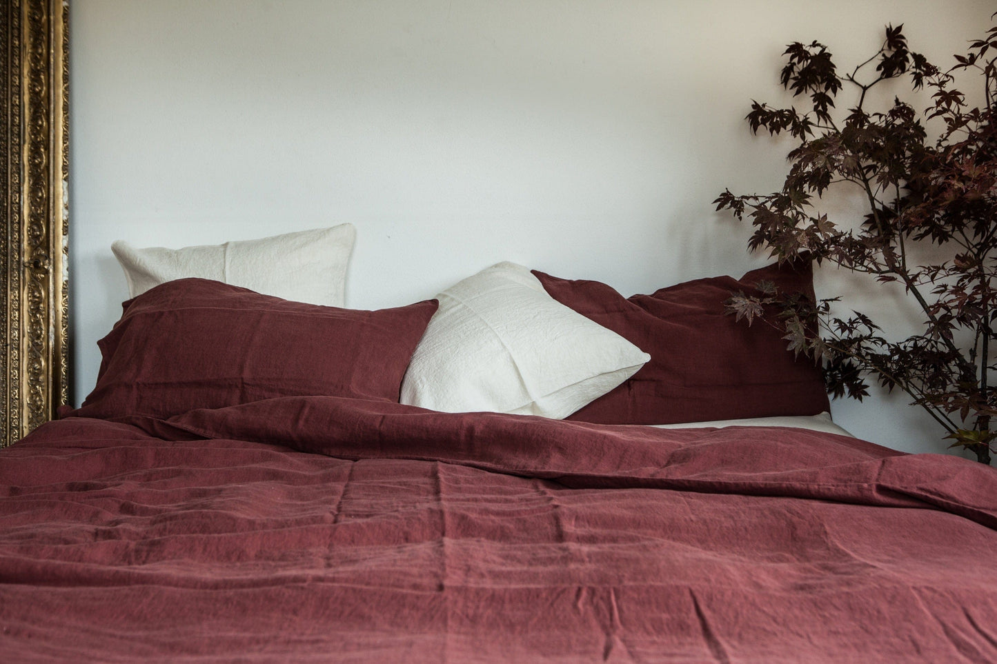 Italian-crafted Linen - Pillowcase Decor Wine