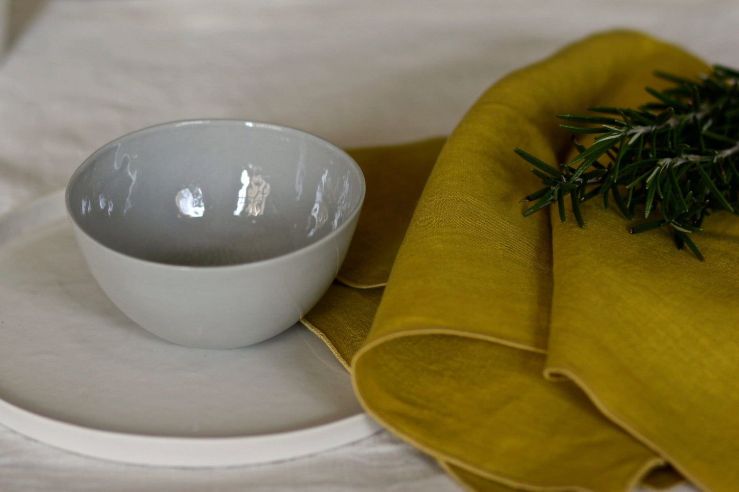 Linen Napkin w/ Rolled Hem Decor