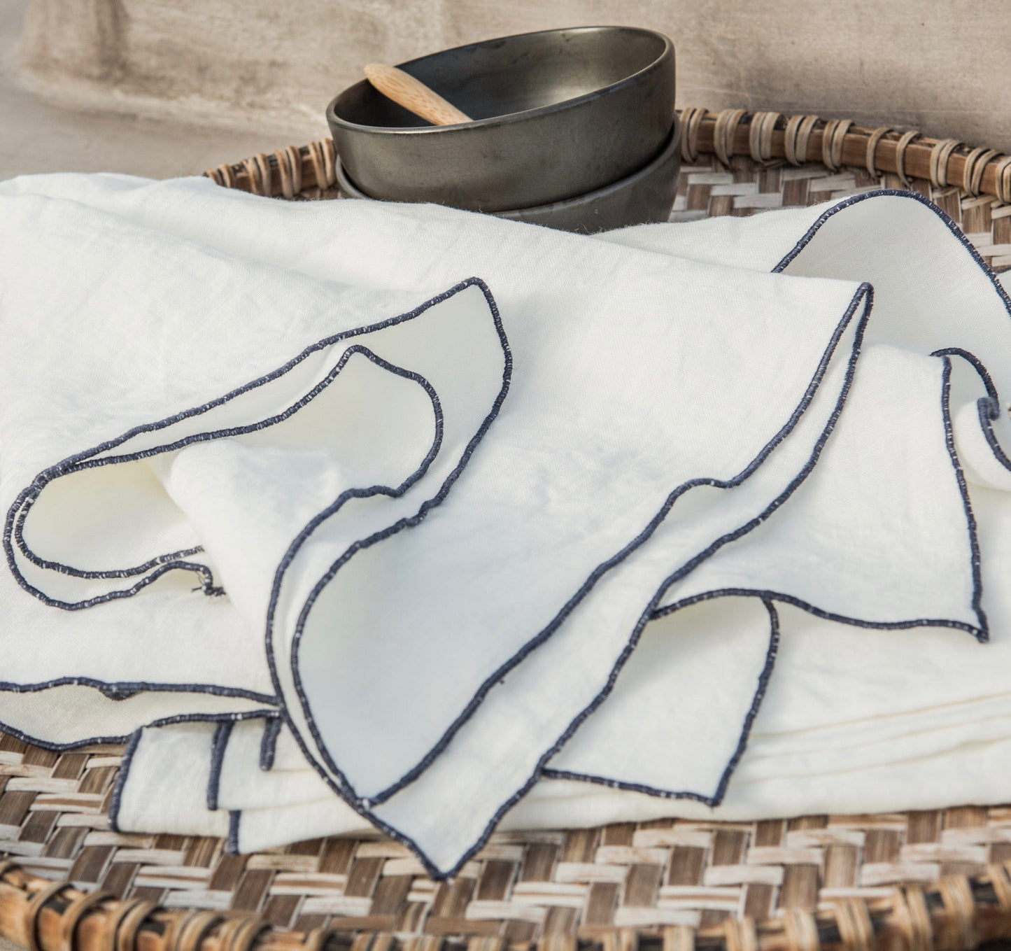 Linen Napkin w/ Rolled Hem Decor