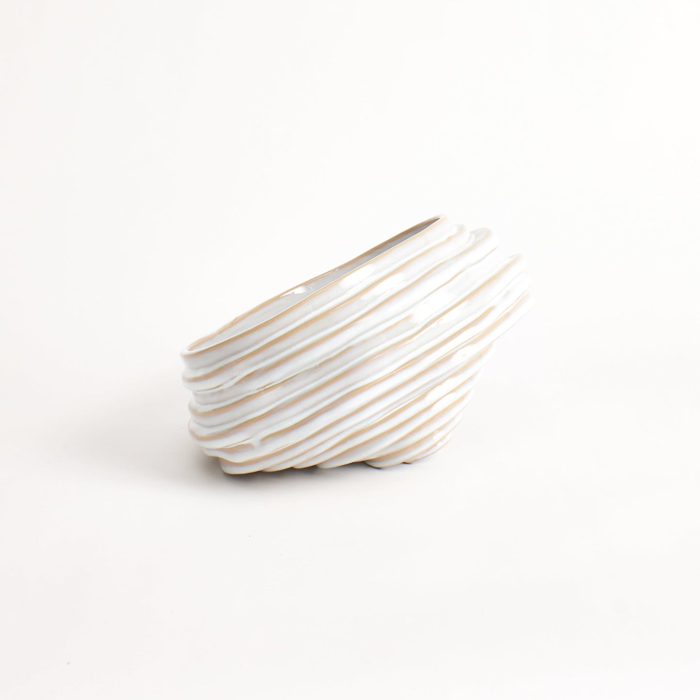 Alfonso Fruit Bowl in Shiny White Bowls
