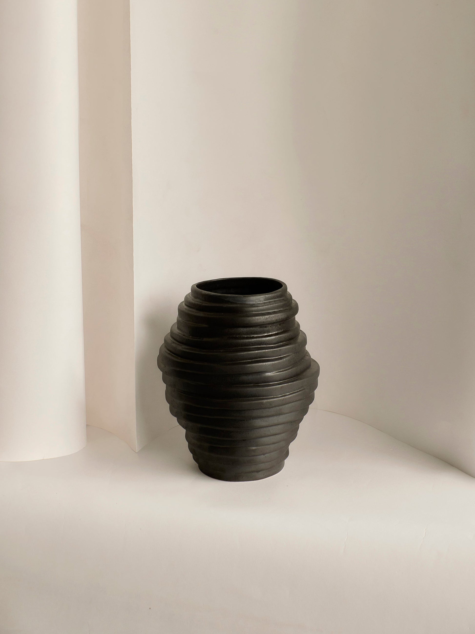 Alfonso Vase in Graphite Vases