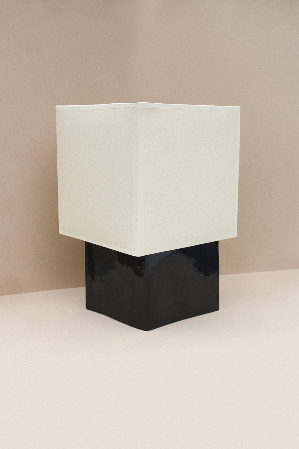 Barragan Lamp in Negro Table Lamps