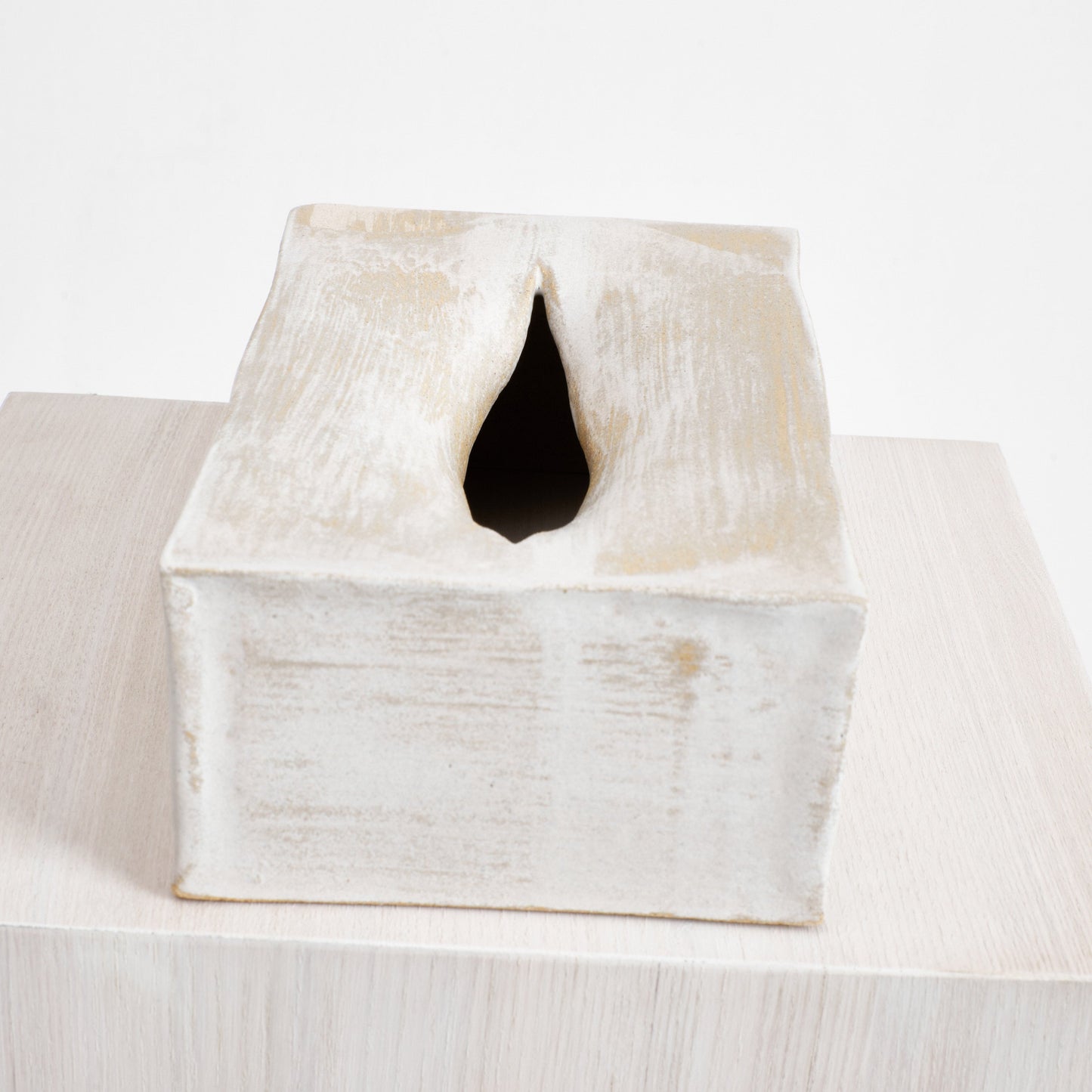 Ceramic Tissue Box in Brushed White Bath