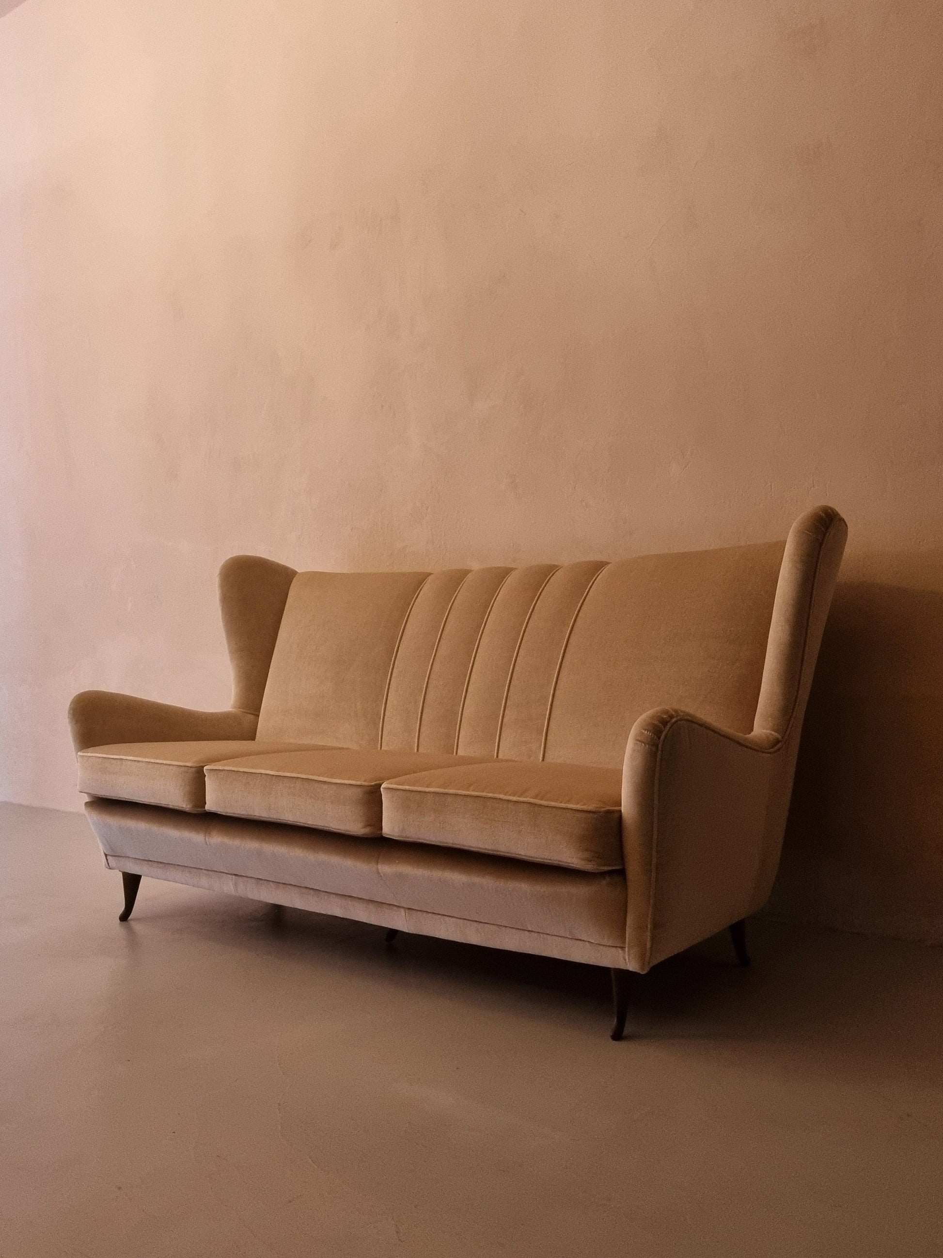 Isa Bergamo Vintage Sofa Sofas