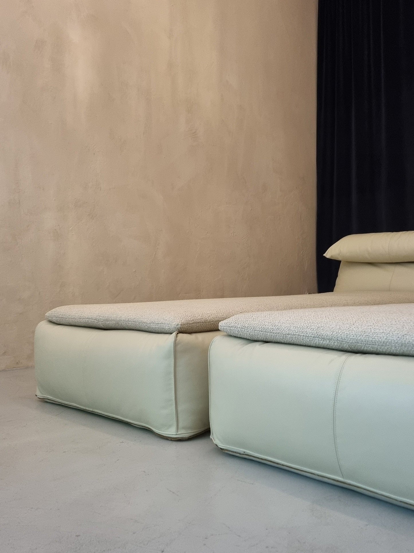 Le Bambole Daybed by Mario Bellini Beds