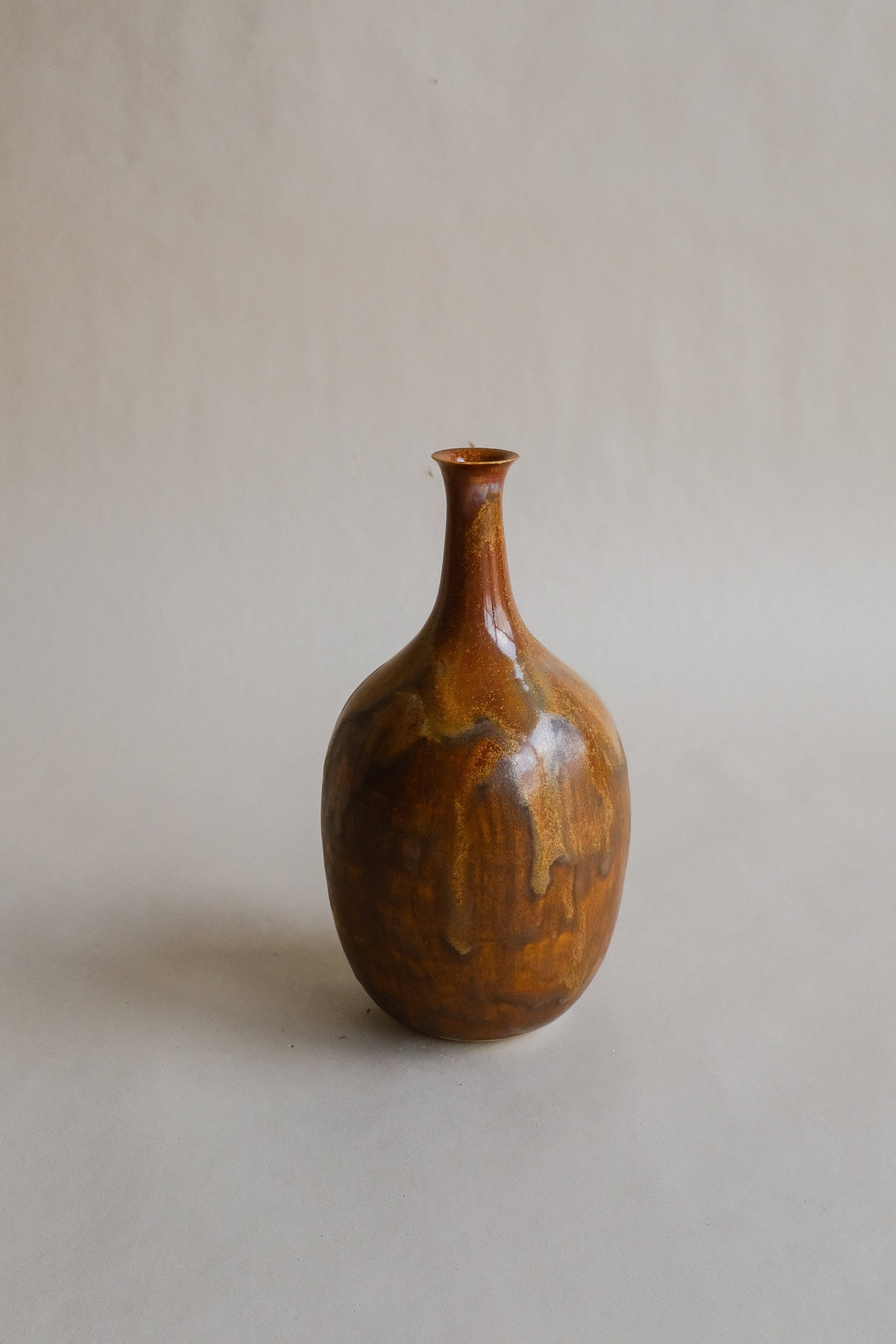 Nhan Bud Vase E Vases