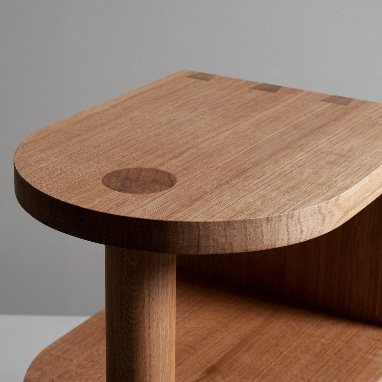 Oak Pillar Nightstand - Set of 2 Bedside Tables