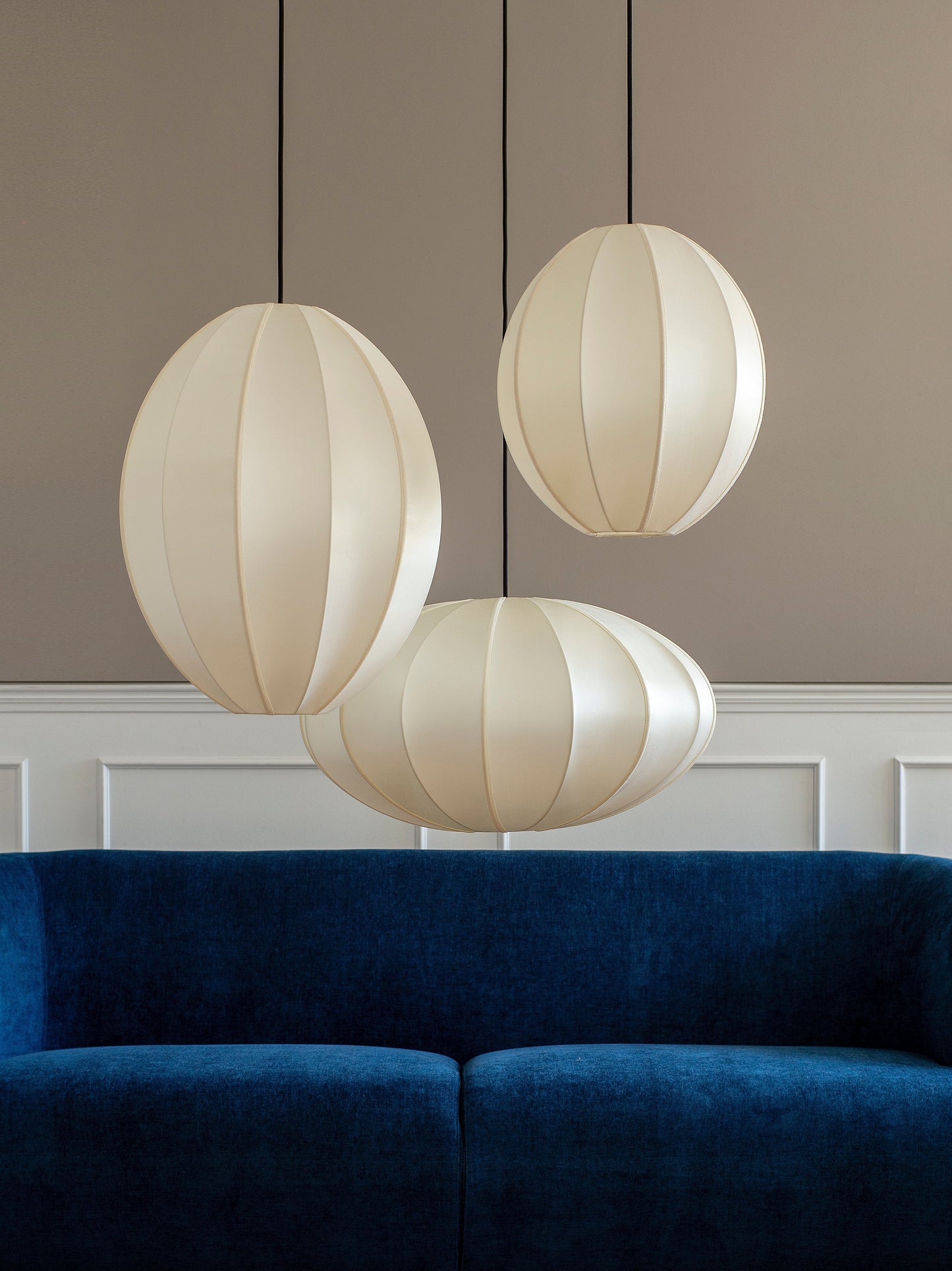 Oval Silk Pendant in Off White, Large by Oi Soi Oi Pendants