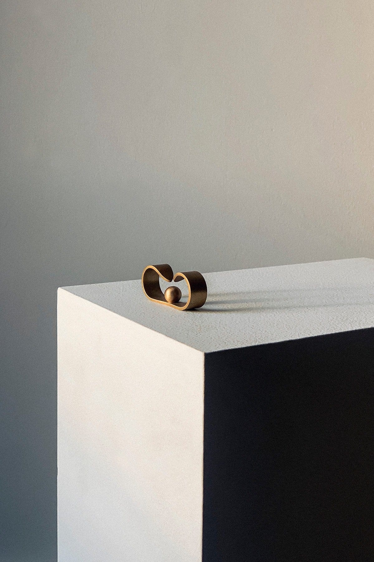 Prim Amber Brass - Pull Decorative Objects