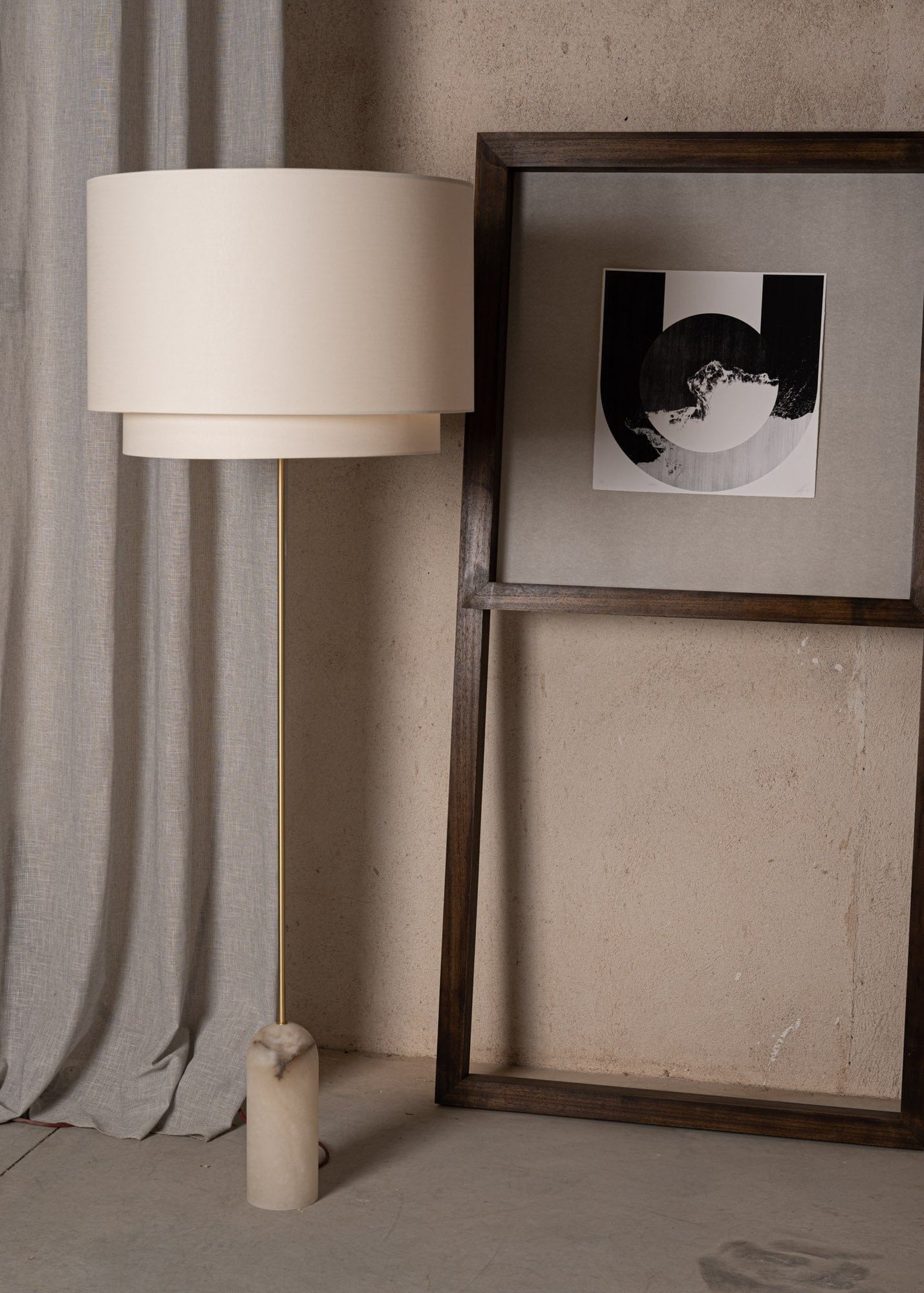 Pendolo Duoblo Floor Lamp in White Alabaster by Simone & Marcel Floor Lamps